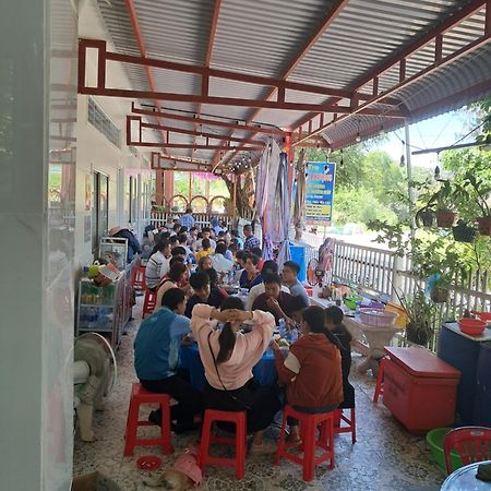 Nhà Nghỉ NgọC PhuọNg Hon Son Hotel Lai Son Kültér fotó