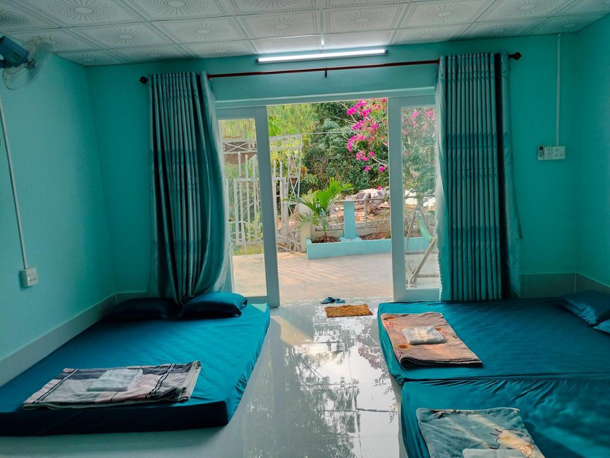 Nhà Nghỉ NgọC PhuọNg Hon Son Hotel Lai Son Kültér fotó