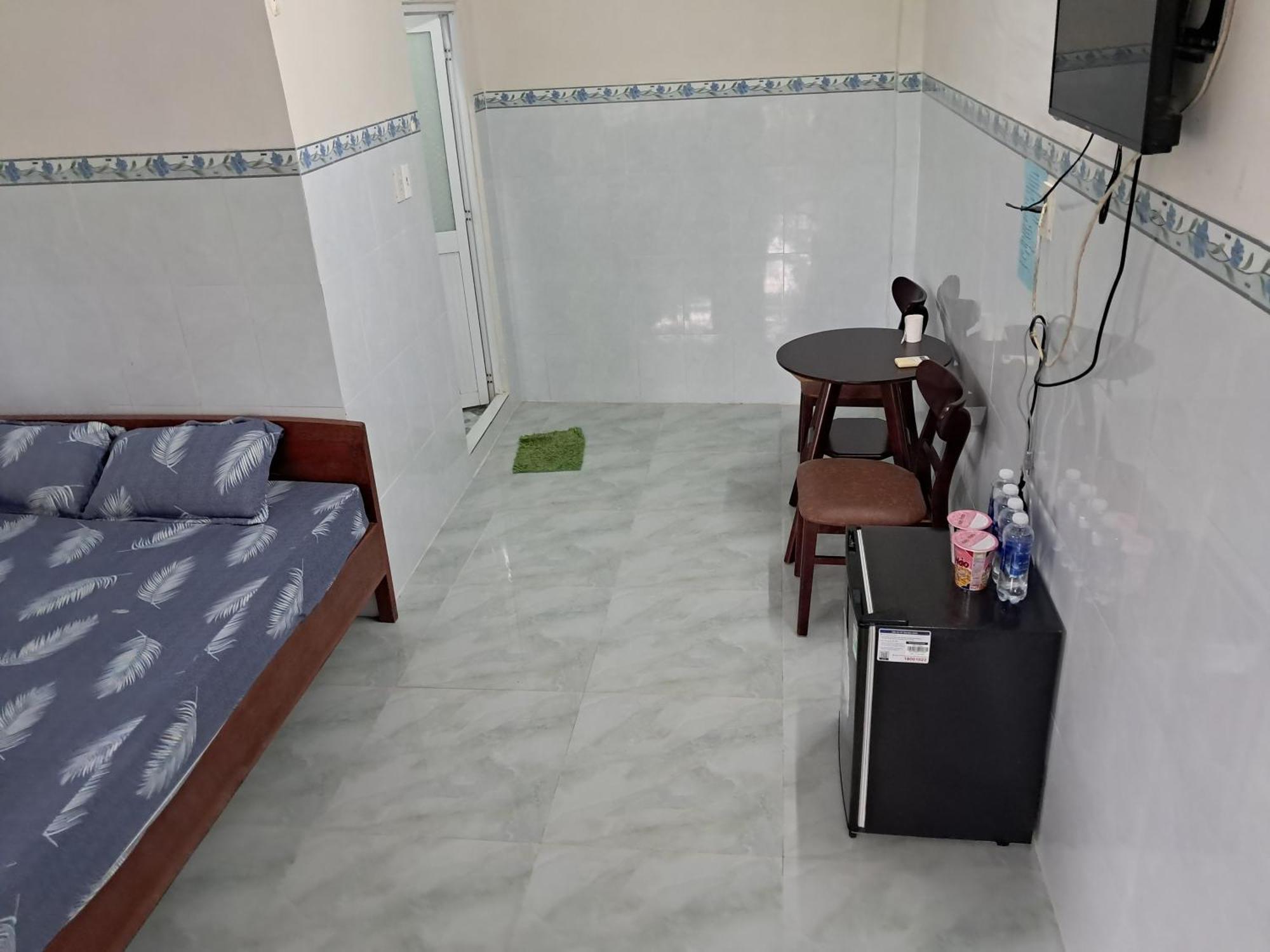 Nhà Nghỉ NgọC PhuọNg Hon Son Hotel Lai Son Kültér fotó